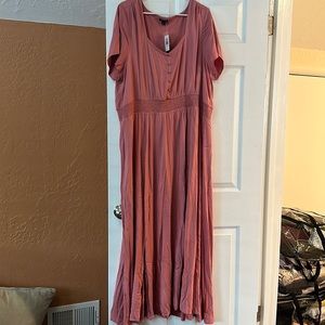 Maxi dress with slit detail